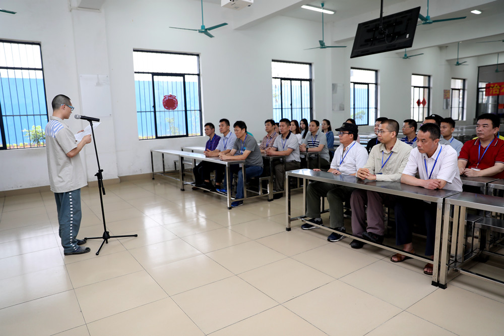 建設工程總包部黨支部和后勤黨支部結(jié)對開展警示教育學習活動2_副本.jpg